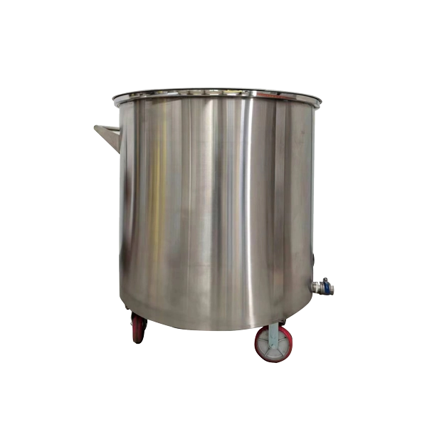 T&agrave;u v&agrave; xe tăng